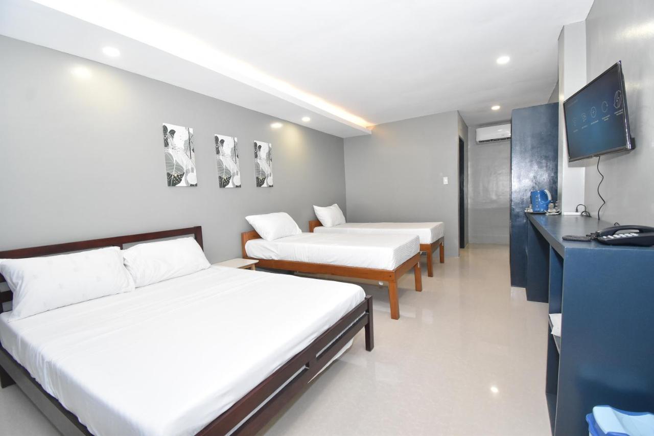 Blue Suites Boracay Balabag  الغرفة الصورة